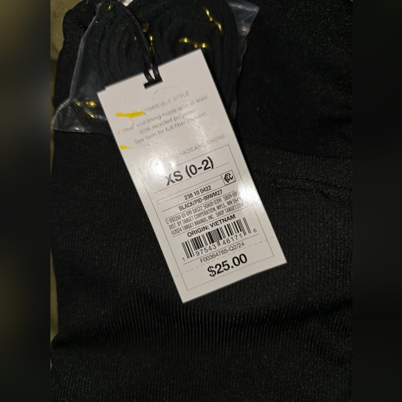 Womens Shade And Shore Black One-Shoulder Swimsuit, Size XS, NWT!!!! - Picture 3 of 3